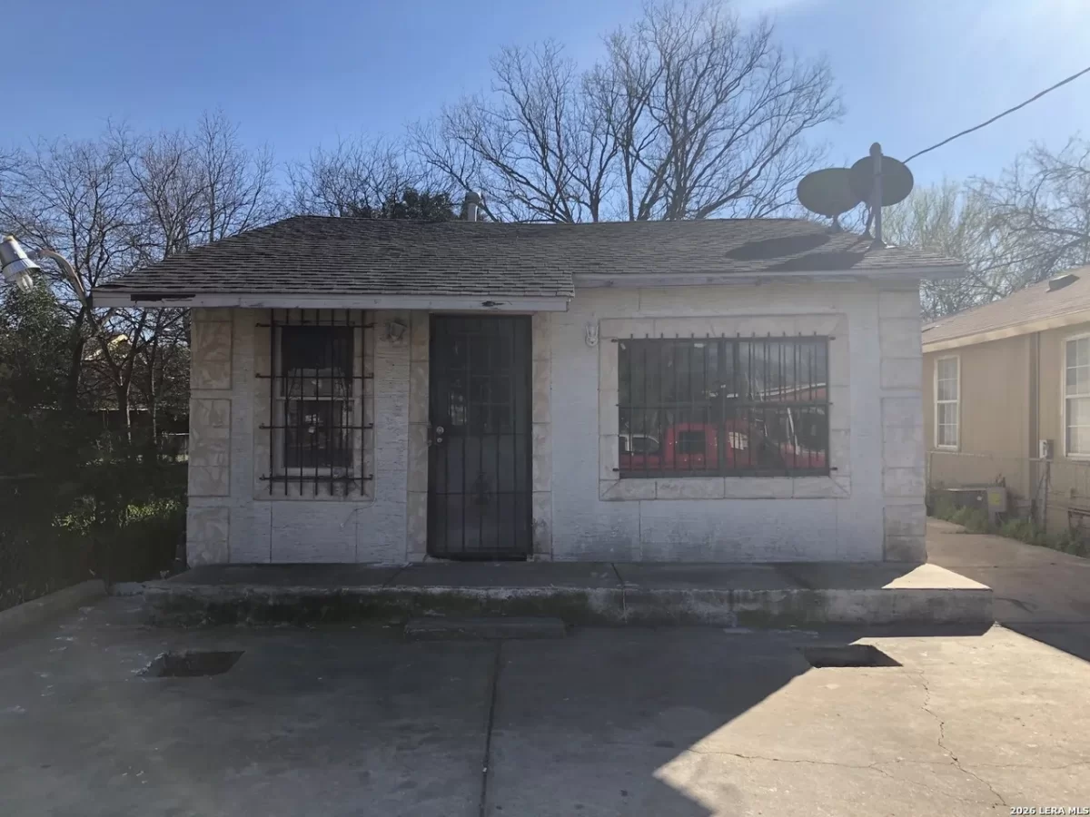 2BR House for Sale in San Antonio, TX