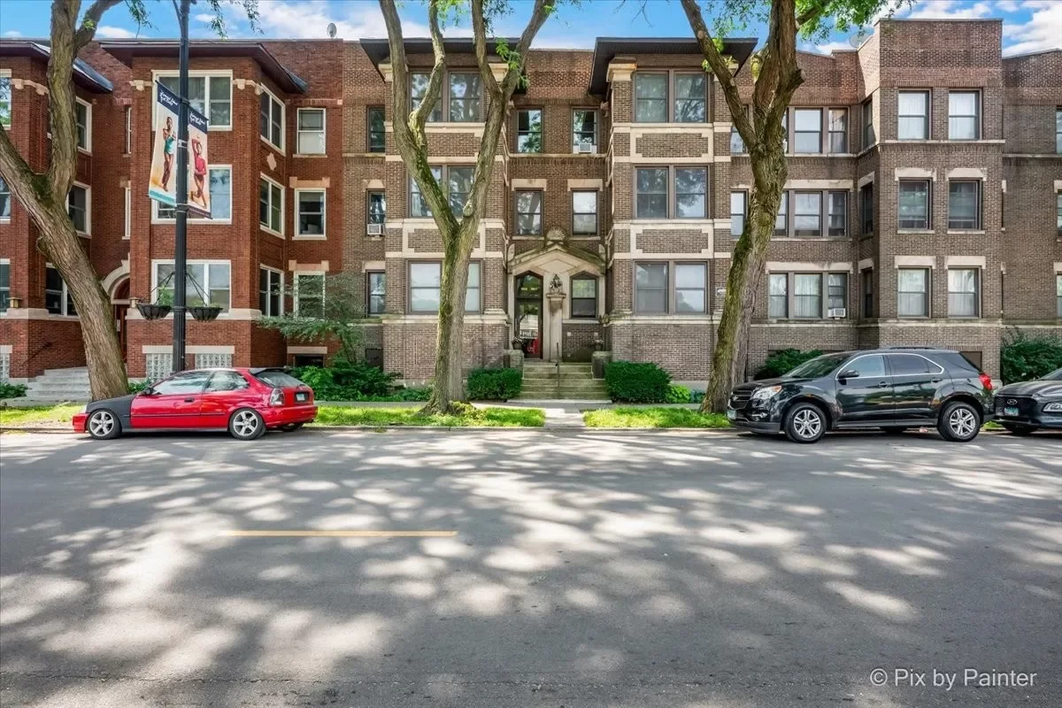 2BR Condo for Sale in Chicago, IL