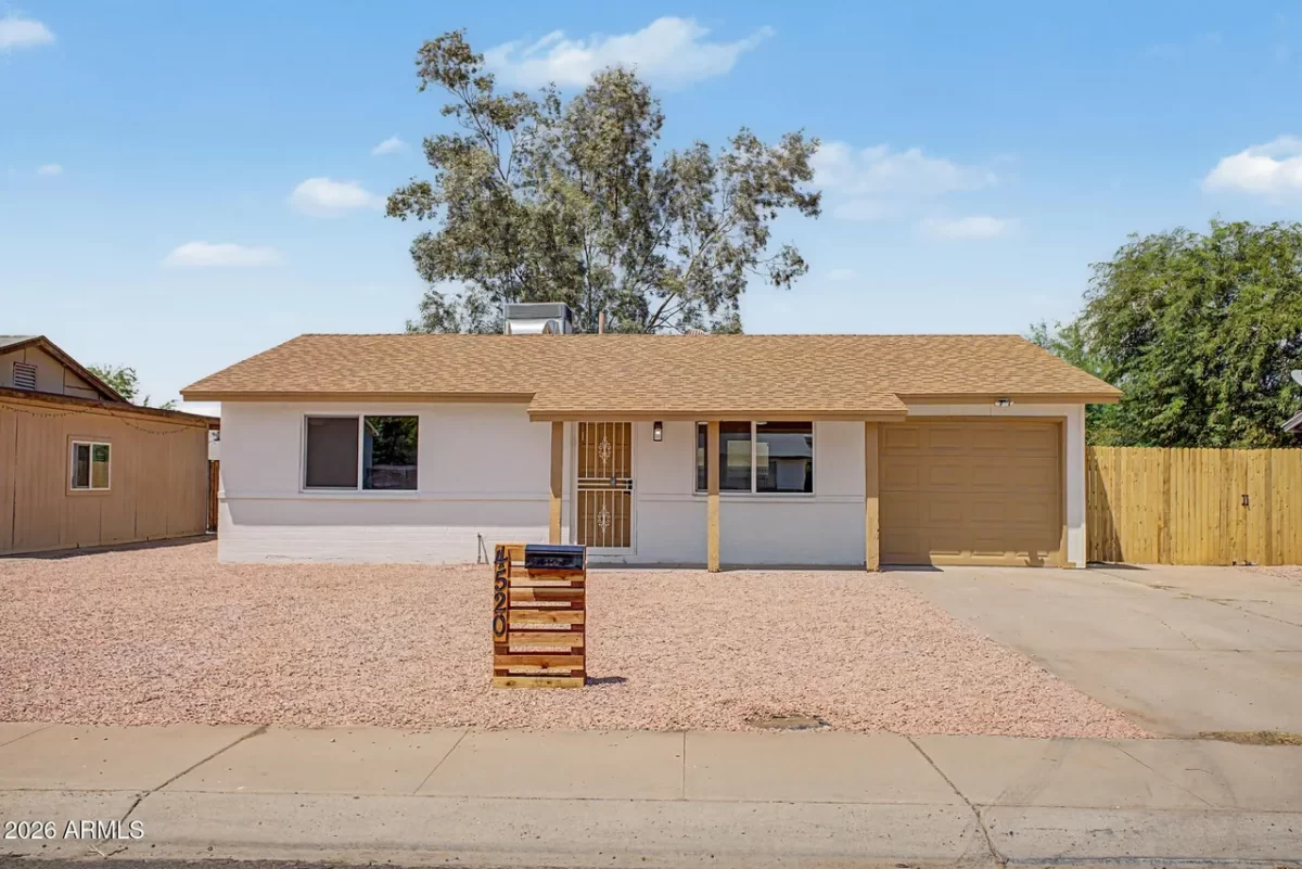 2BR House for Sale in Phoenix, AZ
