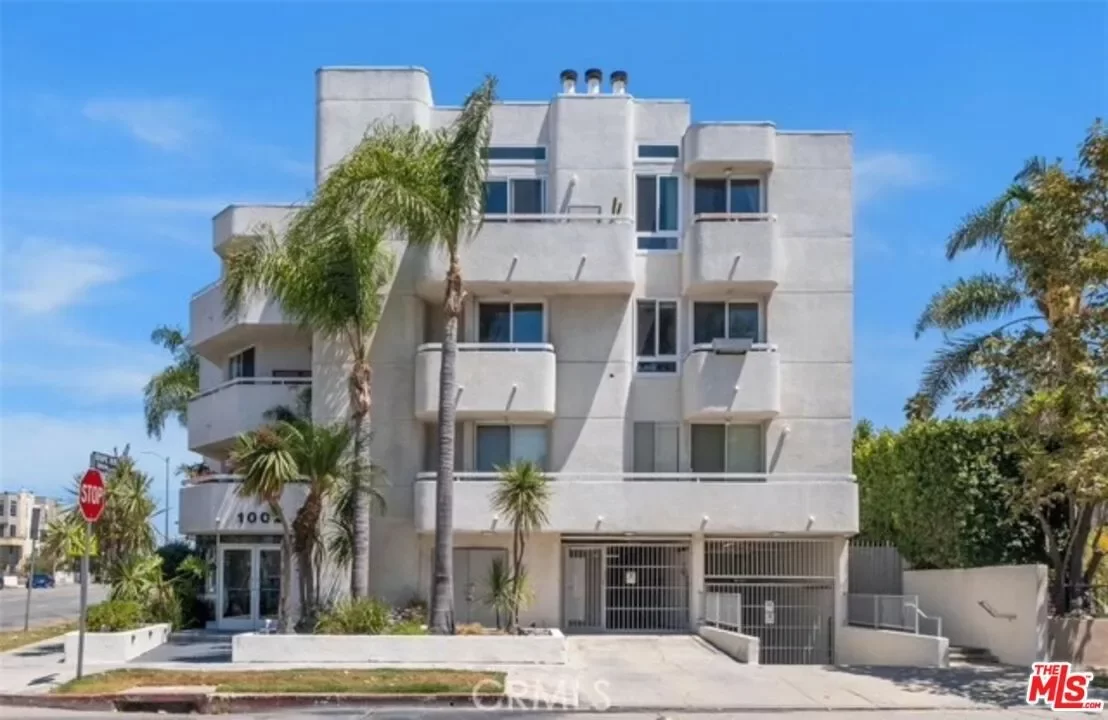 2BR Condo for Sale in Los Angeles, CA