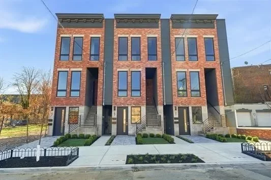 6BR Multi-Family for Sale in Jersey City, NJ