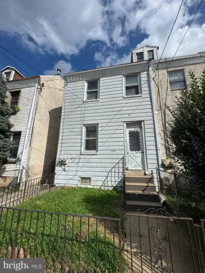 4BR Townhouse for Sale in Philadelphia, PA