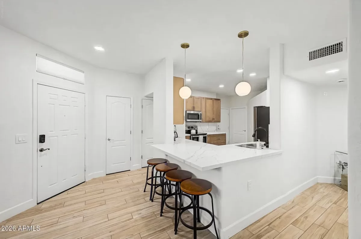 2BR Townhouse for Sale in Phoenix, AZ