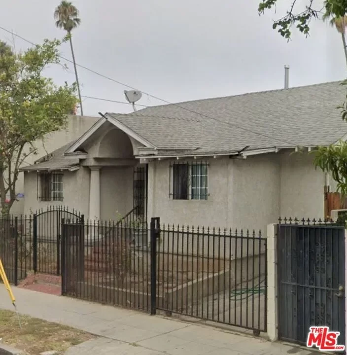 2BR House for Rent in Los Angeles, CA