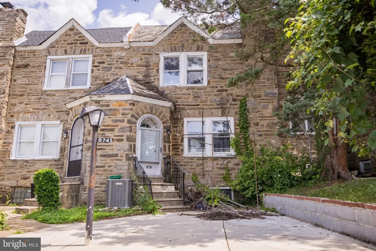 3BR Townhouse for Sale in Philadelphia, PA