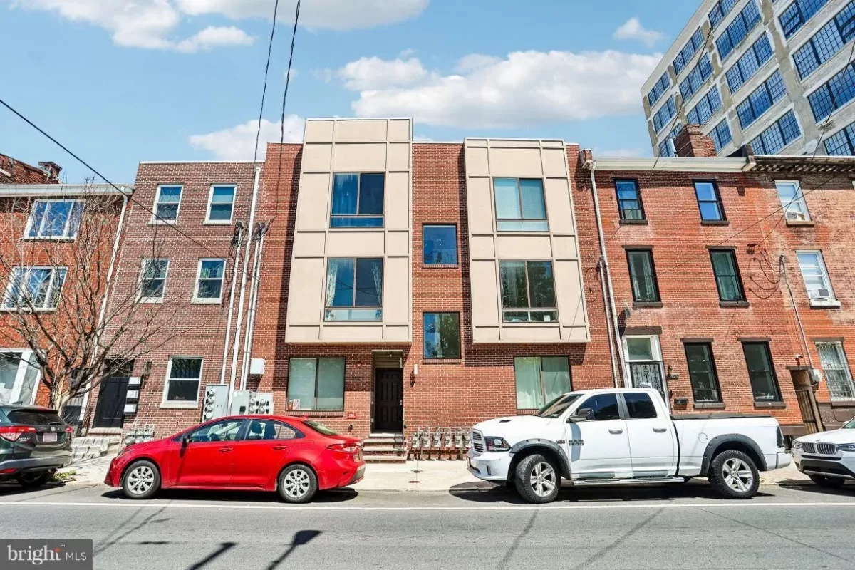 2BR Condo for Sale in Philadelphia, PA