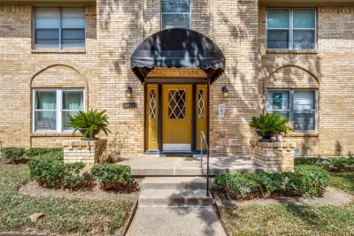 2BR Condo for Sale in Dallas, TX
