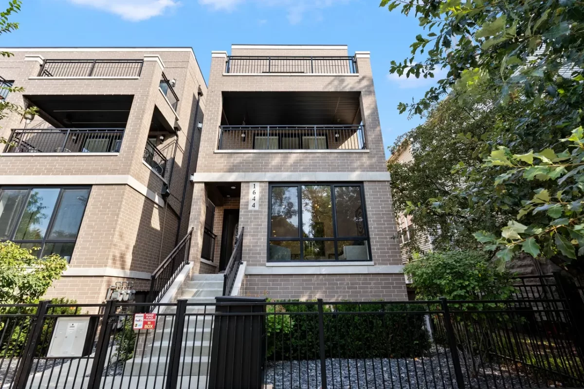 4BR Condo for Sale in Chicago, IL