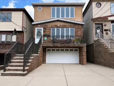 6BR Multi-Family for Sale in Bayonne, NJ