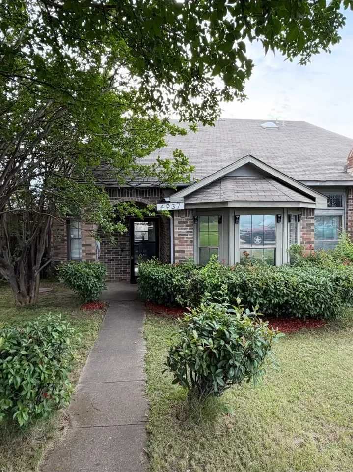 2BR House for Sale in Dallas, TX