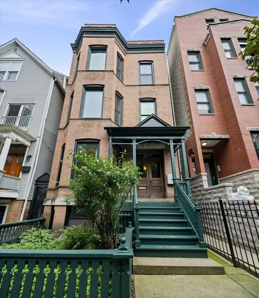 11BR Multi-Family for Sale in Chicago, IL