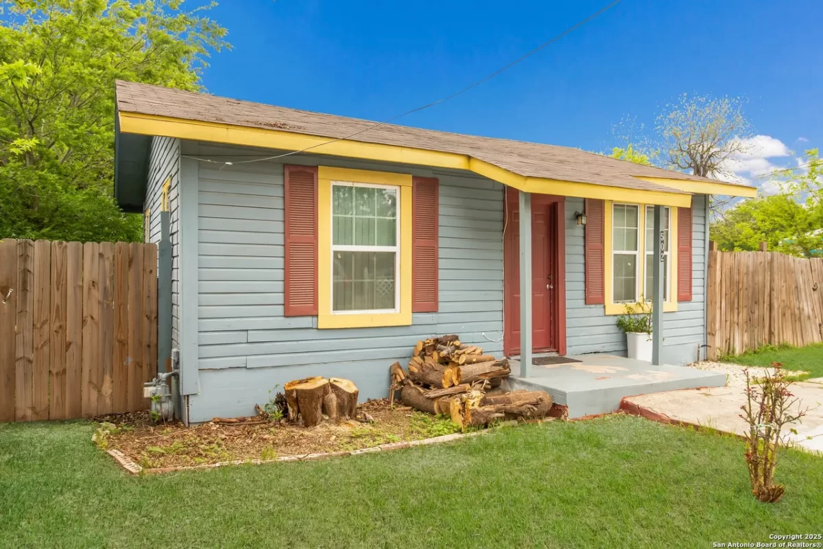 2BR House for Sale in San Antonio, TX