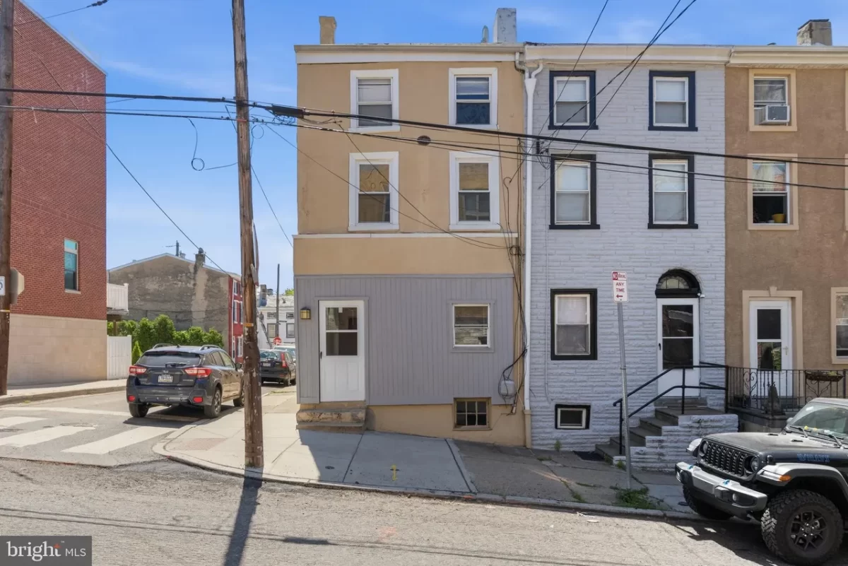 4BR Townhouse for Sale in Philadelphia, PA