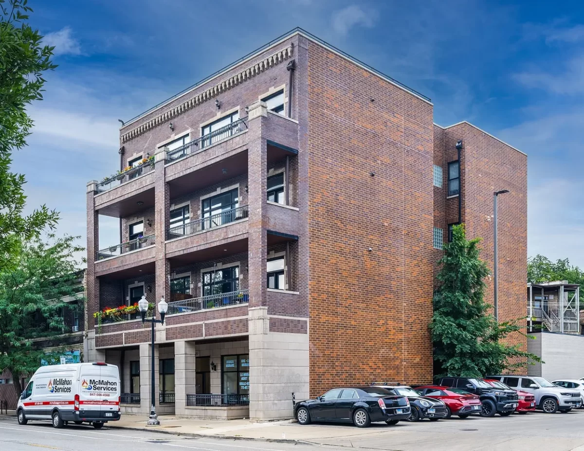 3BR Condo for Sale in Chicago, IL