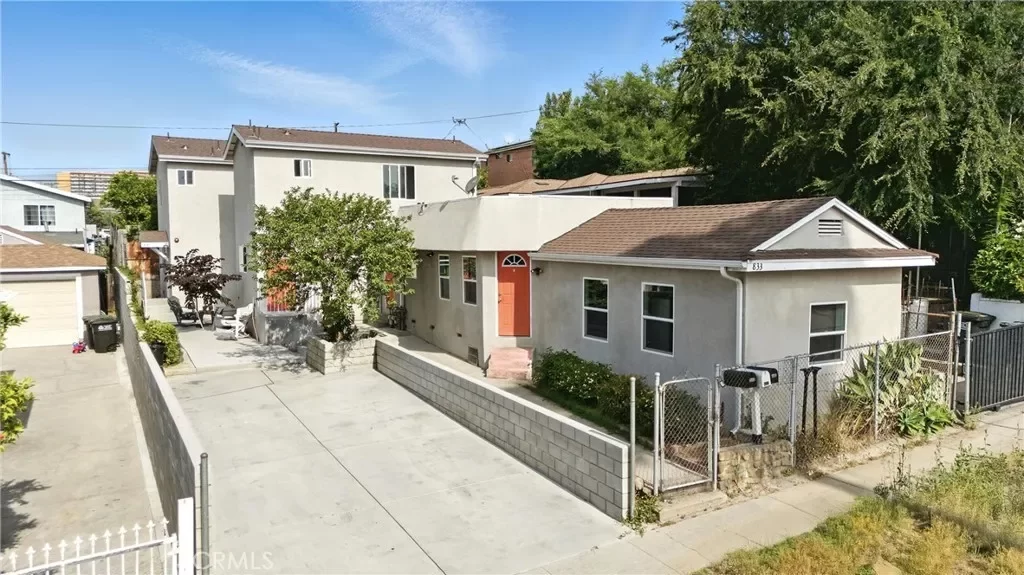 5BR Multi-Family for Sale in Los Angeles, CA