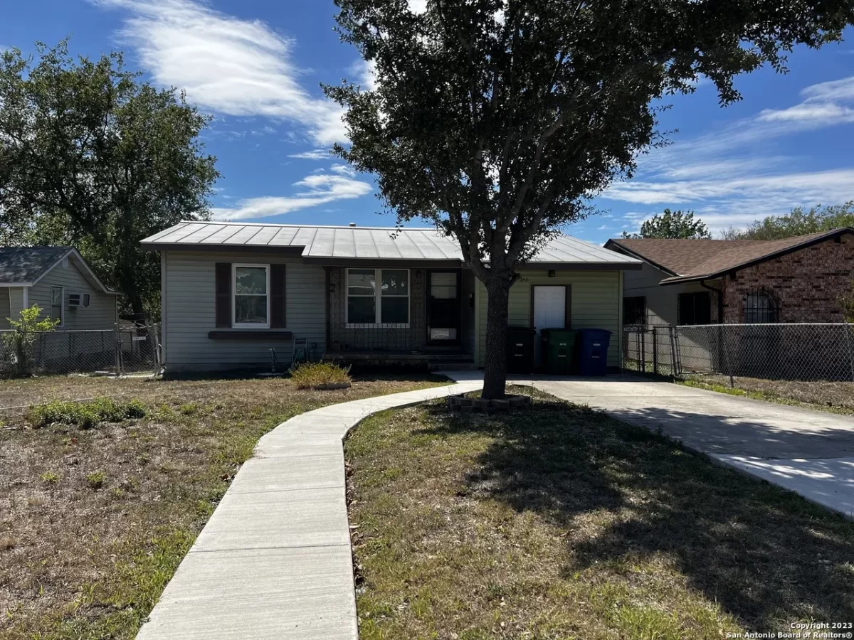 2BR House for Rent in San Antonio, TX