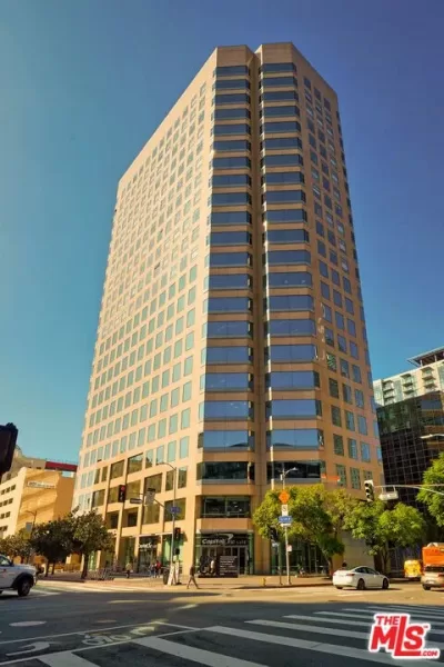 2BR Condo for Sale in Los Angeles, CA