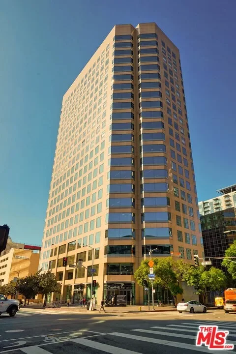 2BR Condo for Sale in Los Angeles, CA