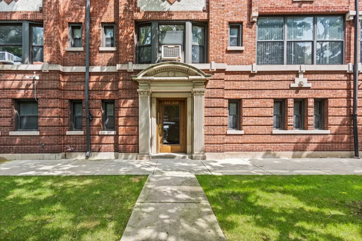 3BR Condo for Sale in Chicago, IL