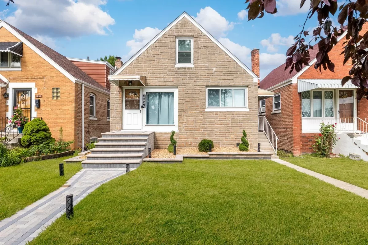 4BR House for Sale in Chicago, IL