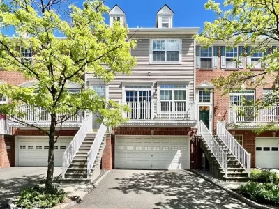 2BR Townhouse for Rent in Jersey City, NJ