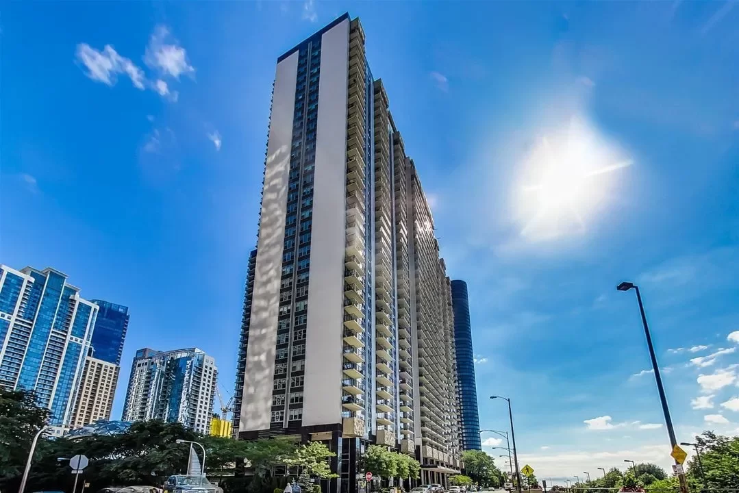 2BR Condo for Rent in Chicago, IL
