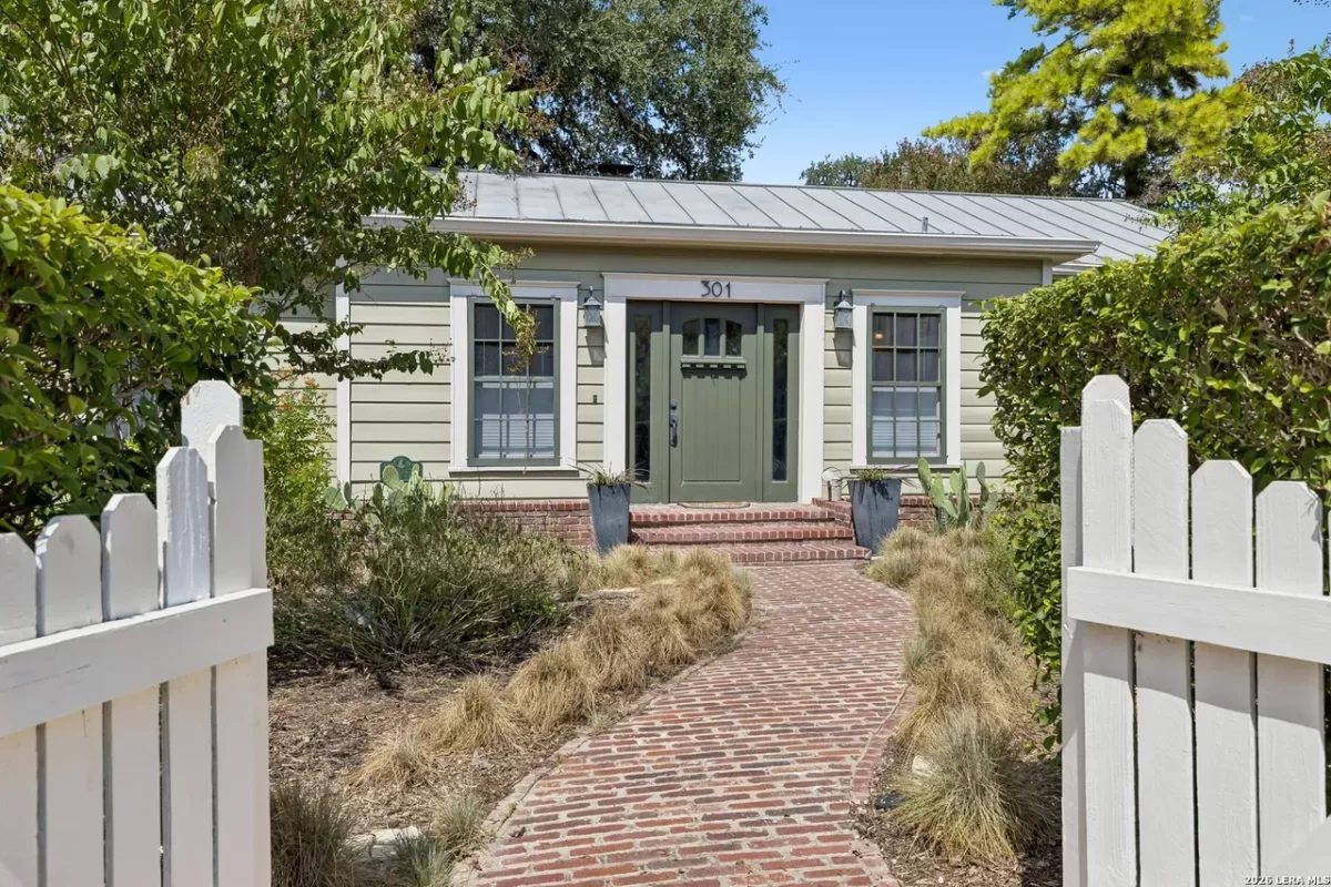 2BR House for Sale in San Antonio, TX