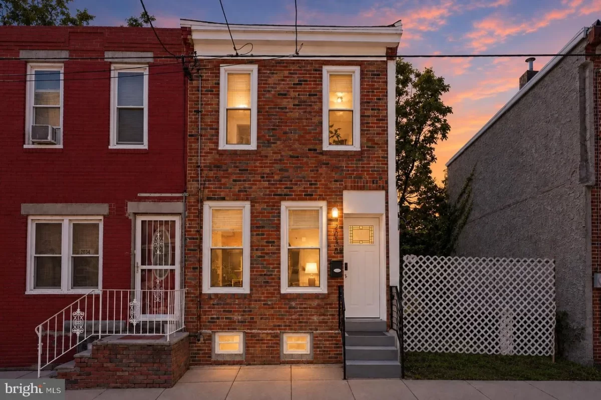 2BR Townhouse for Sale in Philadelphia, PA