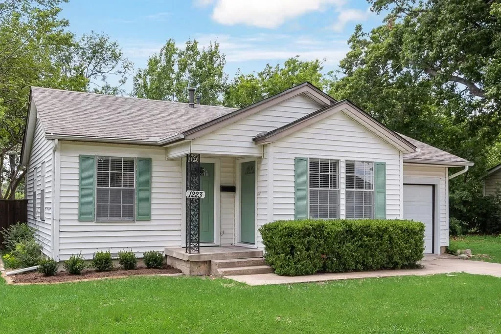 2BR House for Sale in Dallas, TX