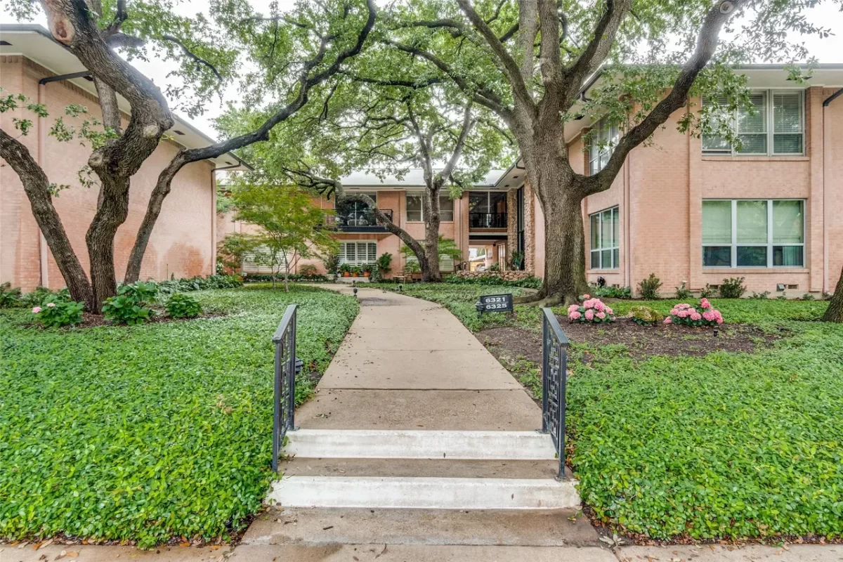 2BR Condo for Sale in Dallas, TX
