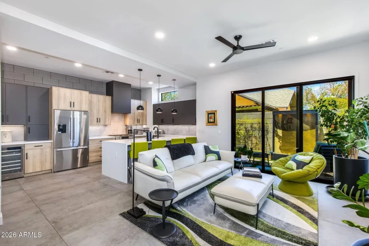 2BR Townhouse for Sale in Phoenix, AZ