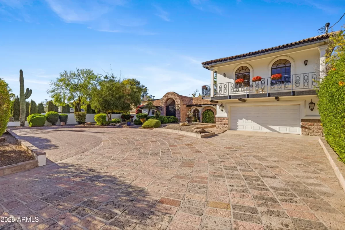 4BR House for Sale in Phoenix, AZ