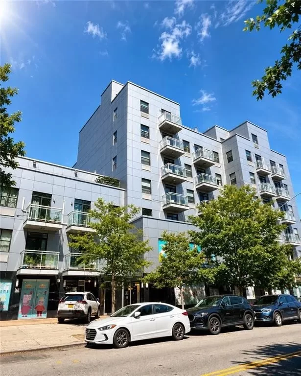 2BR Condo for Sale in Brooklyn, NY