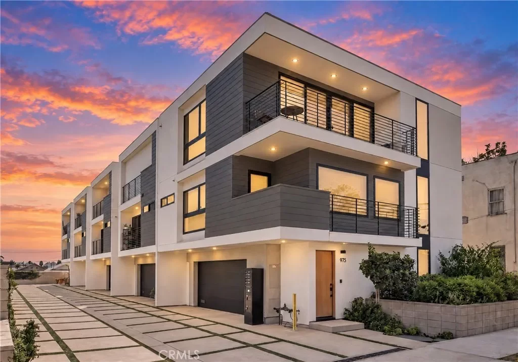 3BR House for Sale in Los Angeles, CA