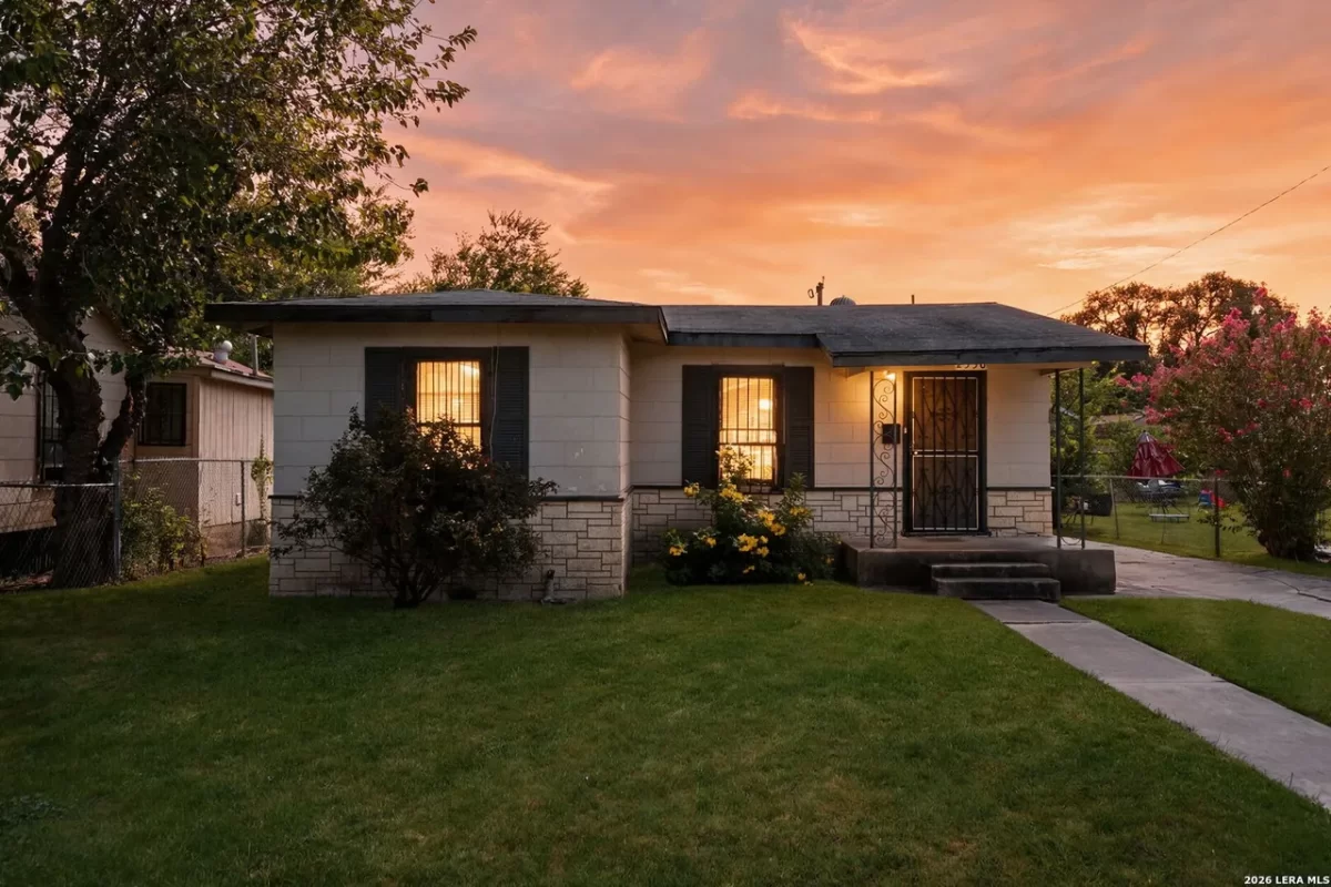 2BR House for Sale in San Antonio, TX