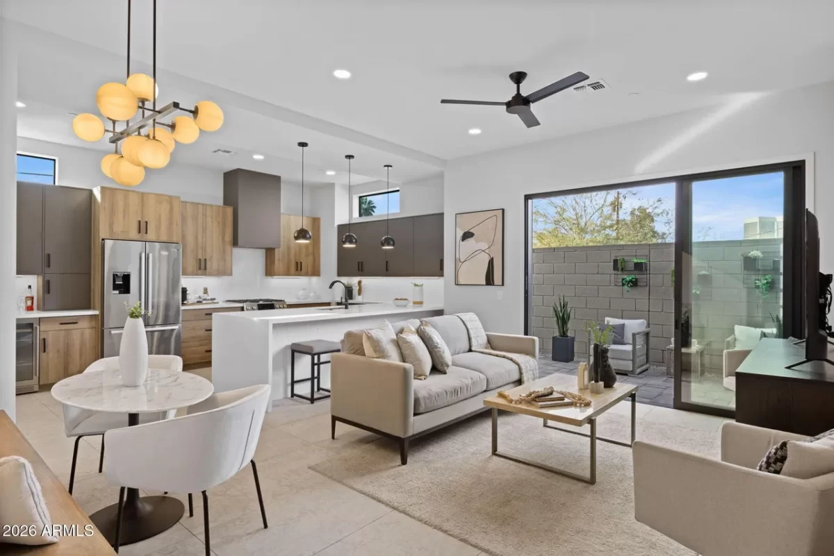 2BR Townhouse for Sale in Phoenix, AZ