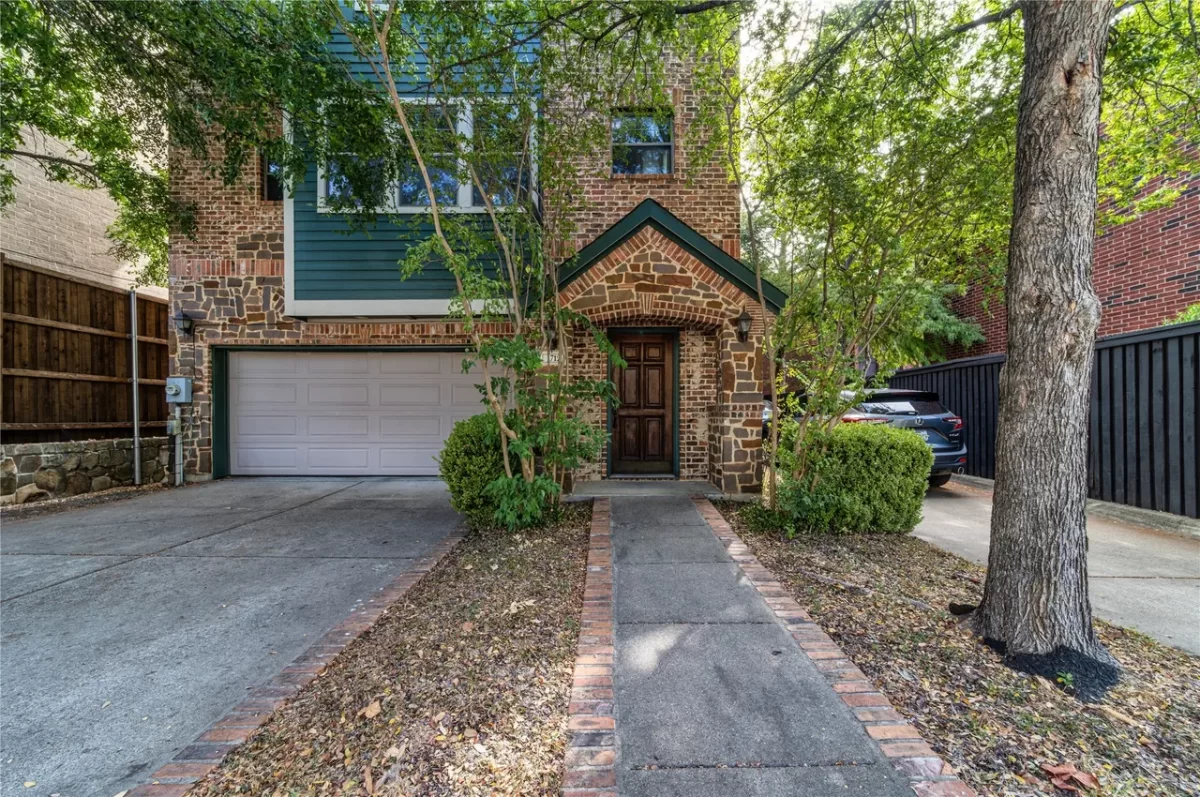 2BR House for Rent in Dallas, TX