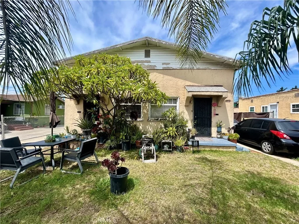 4BR Multi-Family for Sale in Los Angeles, CA