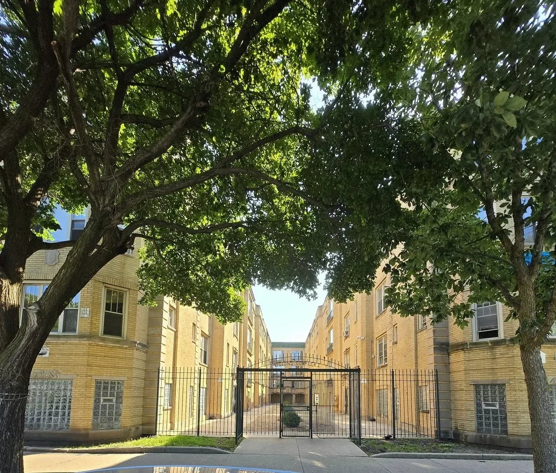 84BR Multi-Family for Sale in Chicago, IL