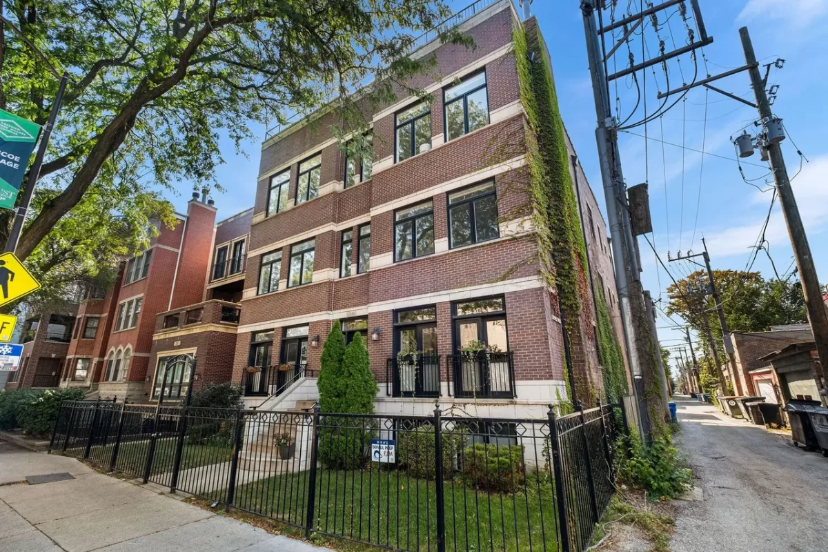 2BR Condo for Sale in Chicago, IL