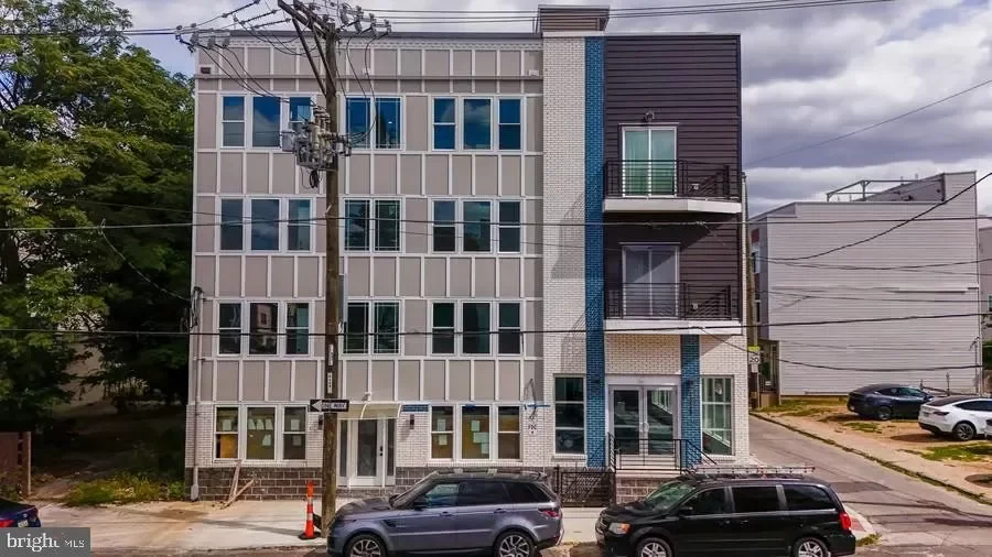 15BR Townhouse for Sale in Philadelphia, PA