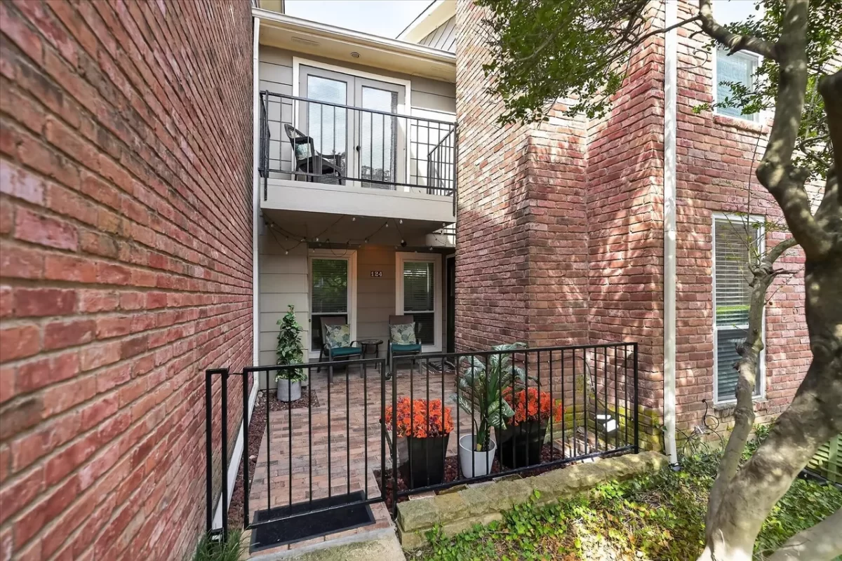 2BR Condo for Sale in Dallas, TX