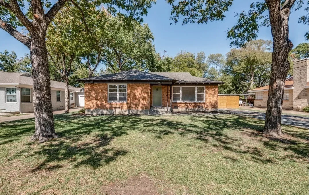 2BR House for Sale in Dallas, TX