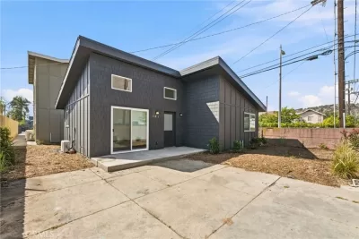 2BR House for Rent in Los Angeles, CA