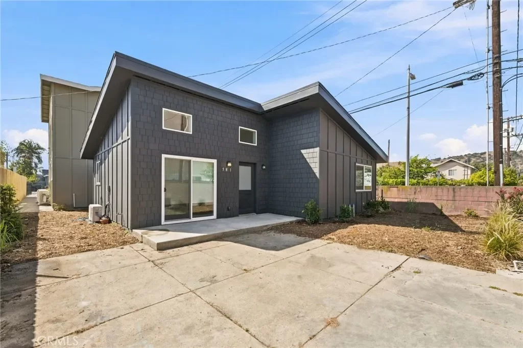 2BR House for Rent in Los Angeles, CA