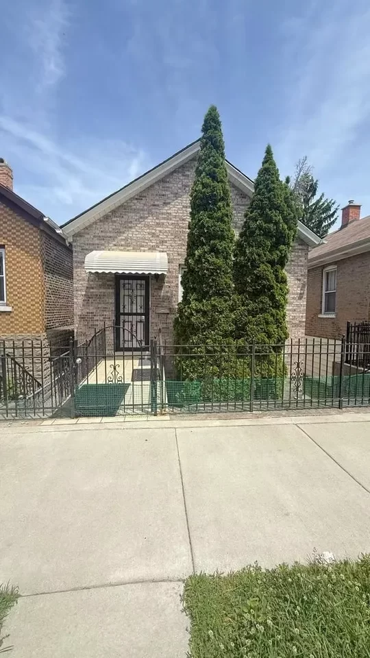 3BR House for Sale in Chicago, IL