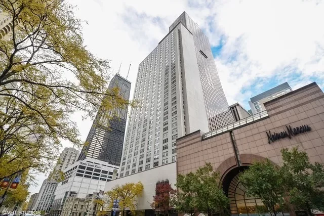 2BR Condo for Sale in Chicago, IL