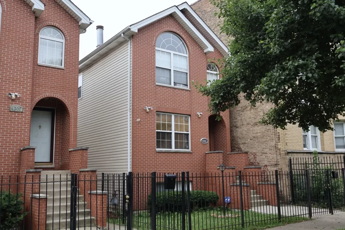 3BR House for Sale in Chicago, IL