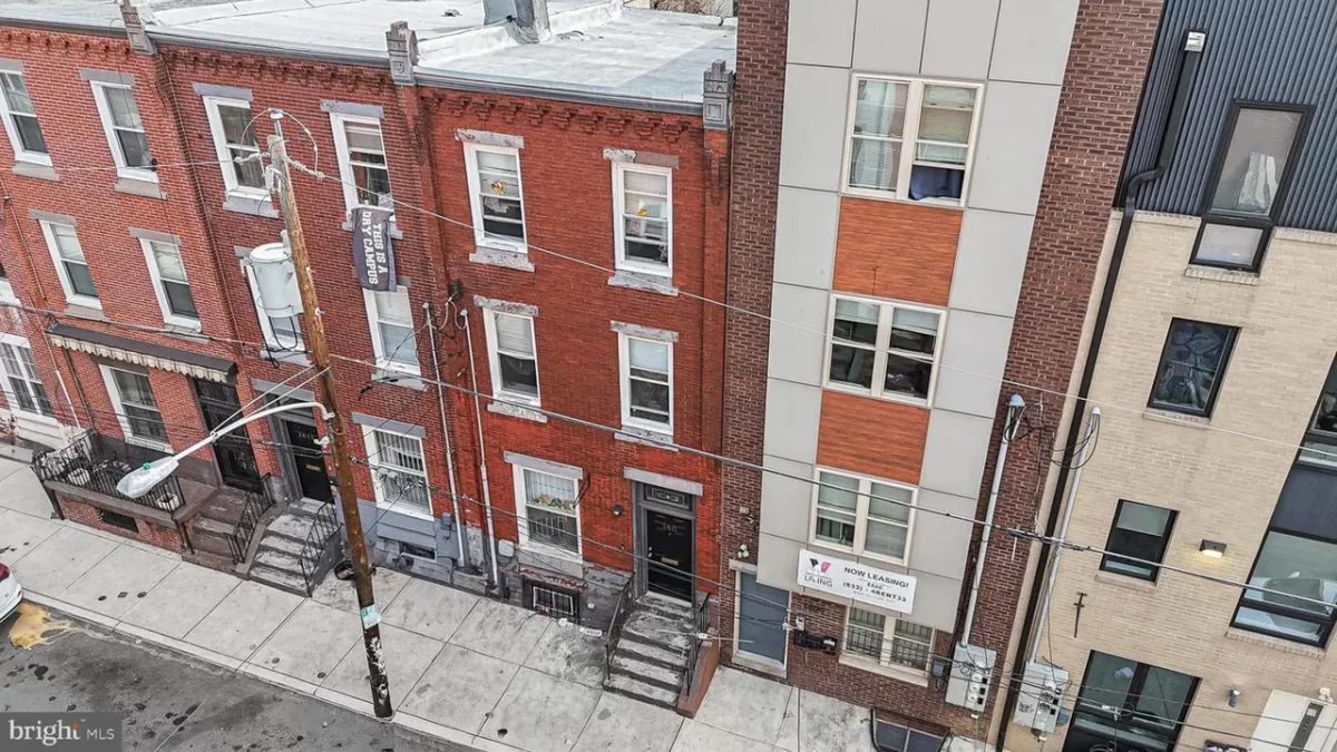 6BR Townhouse for Sale in Philadelphia, PA