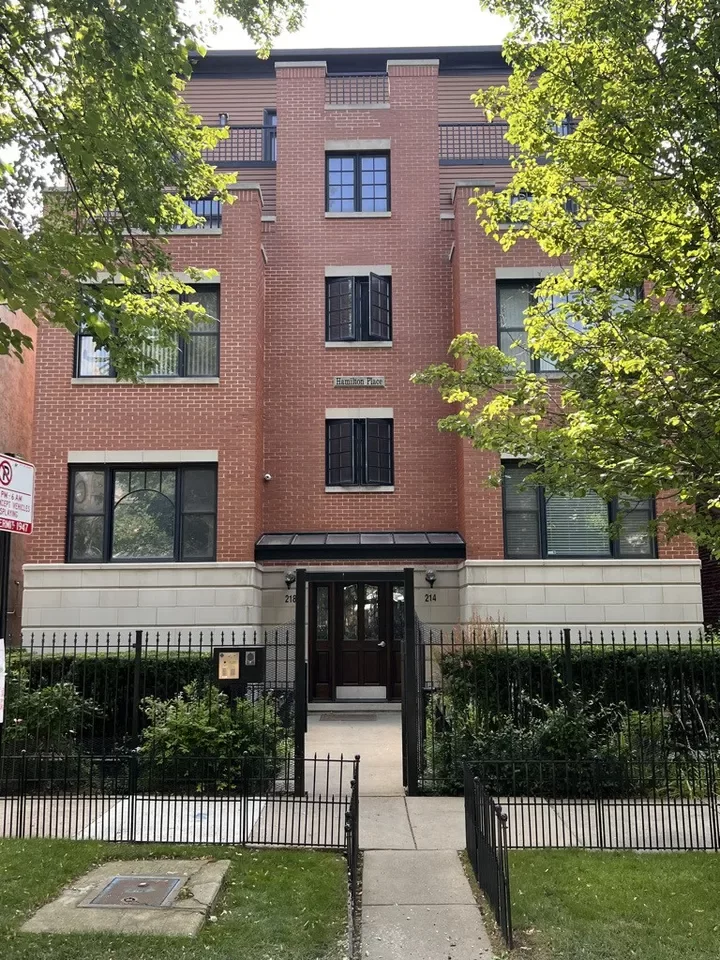 2BR Condo for Rent in Chicago, IL